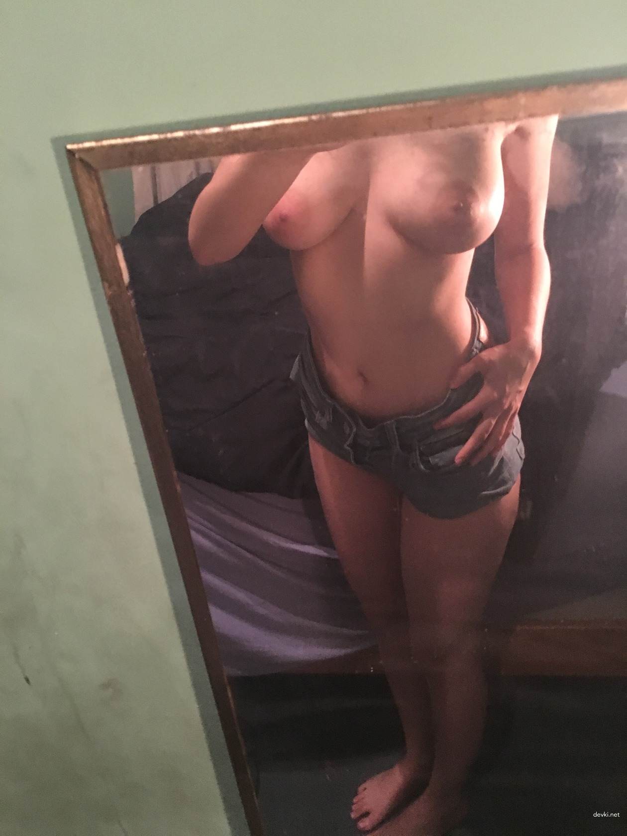 Seductive Busty Amateur Flaunting Perfect Tits in Racy Photos