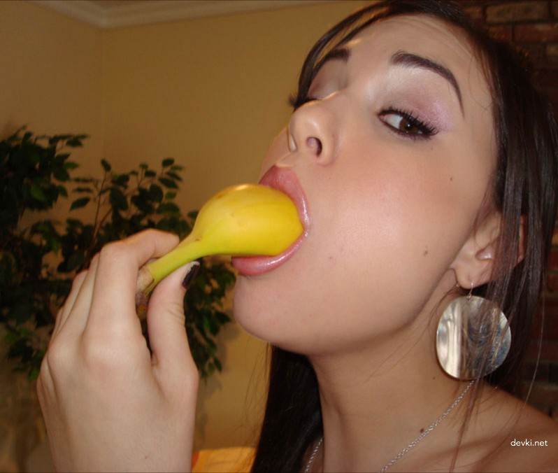 Sasha Grey's Uncensored Amateur XXX Pics - Raw Homemade Porn Collection
