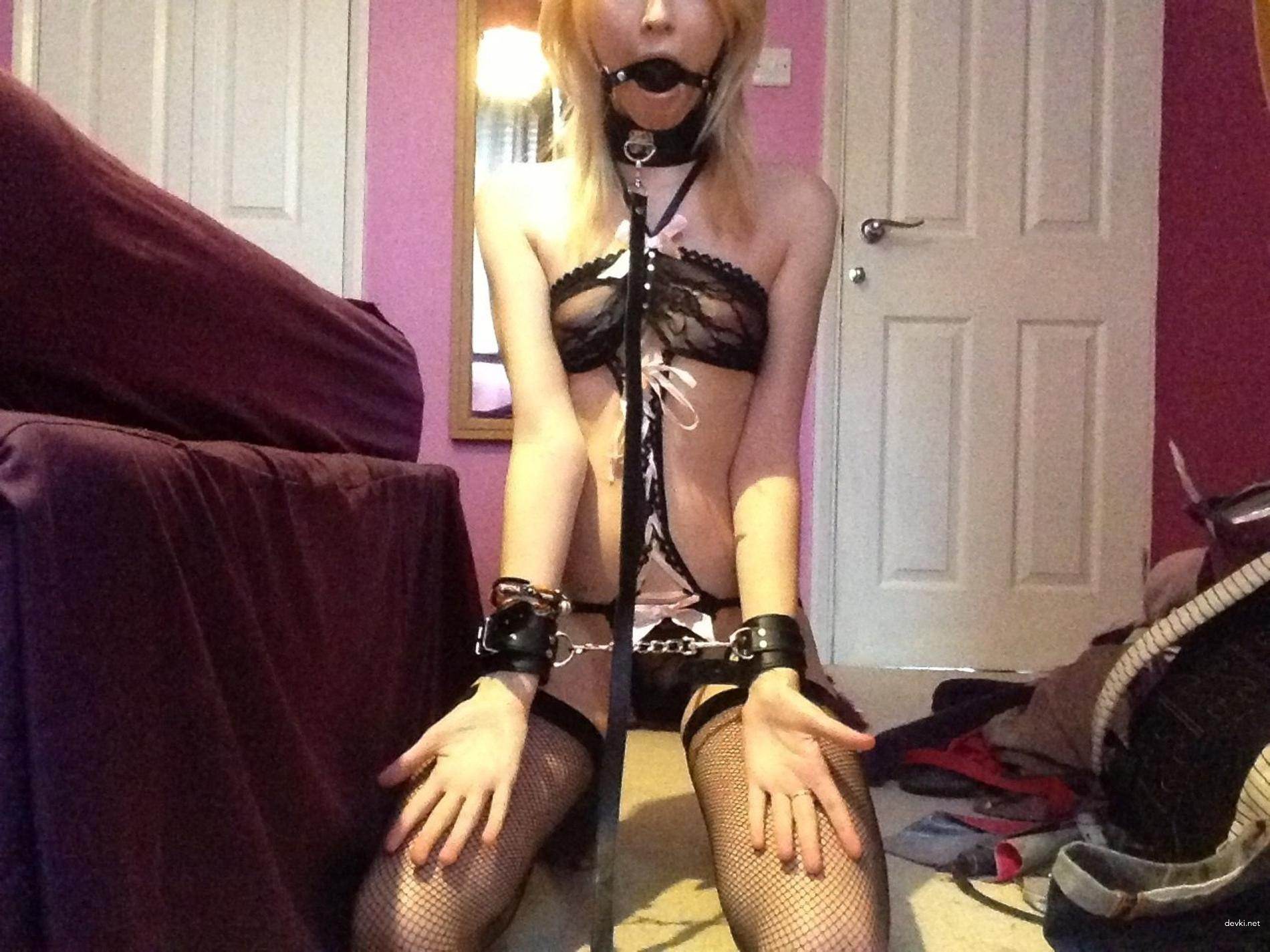 Sexy Chick Strips and Teases in Various Outfits - Amateur XXX Pics