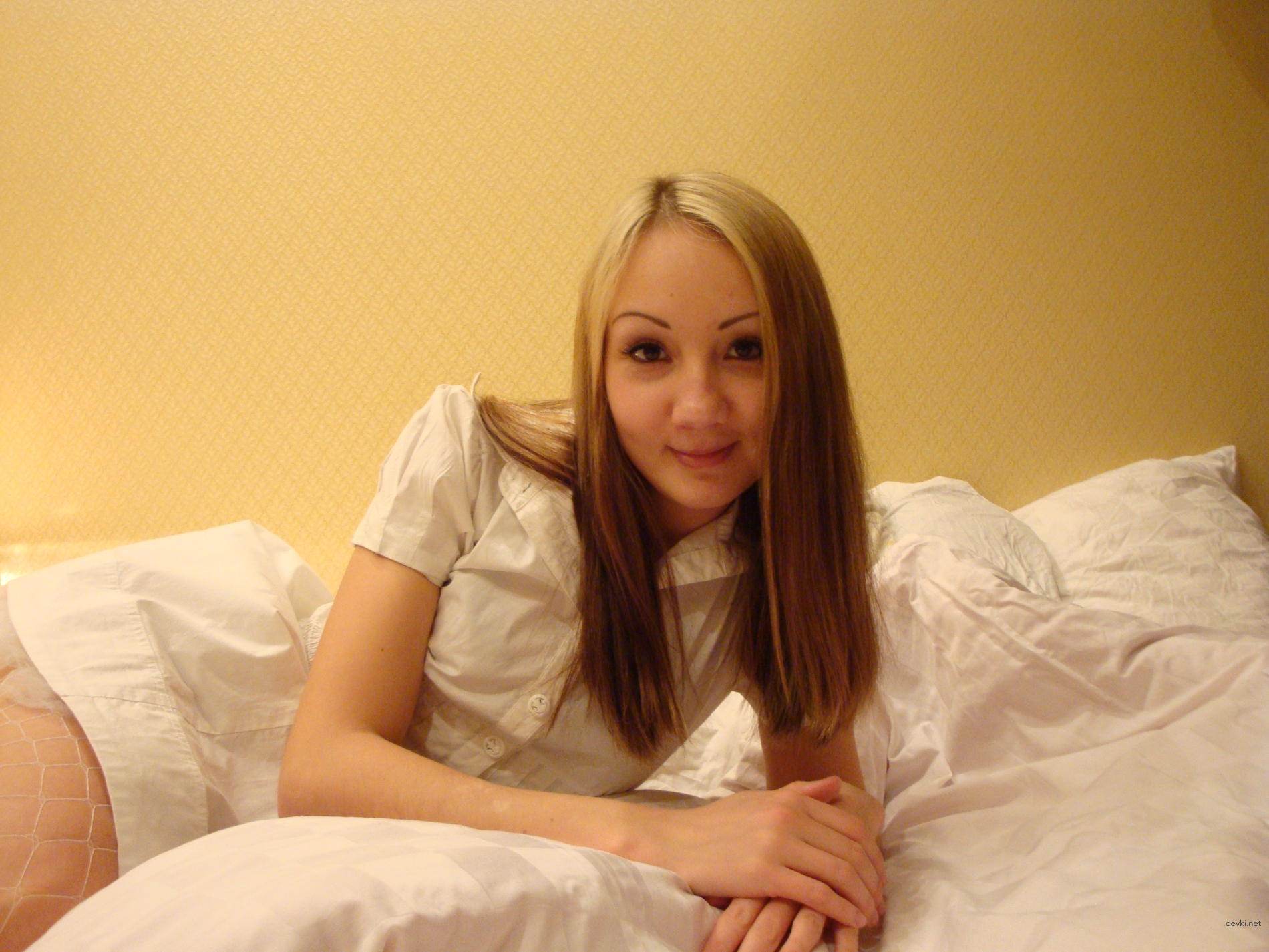 Sultry Doll Costume: Hot Amateur Poses in Erotic Photoshoot