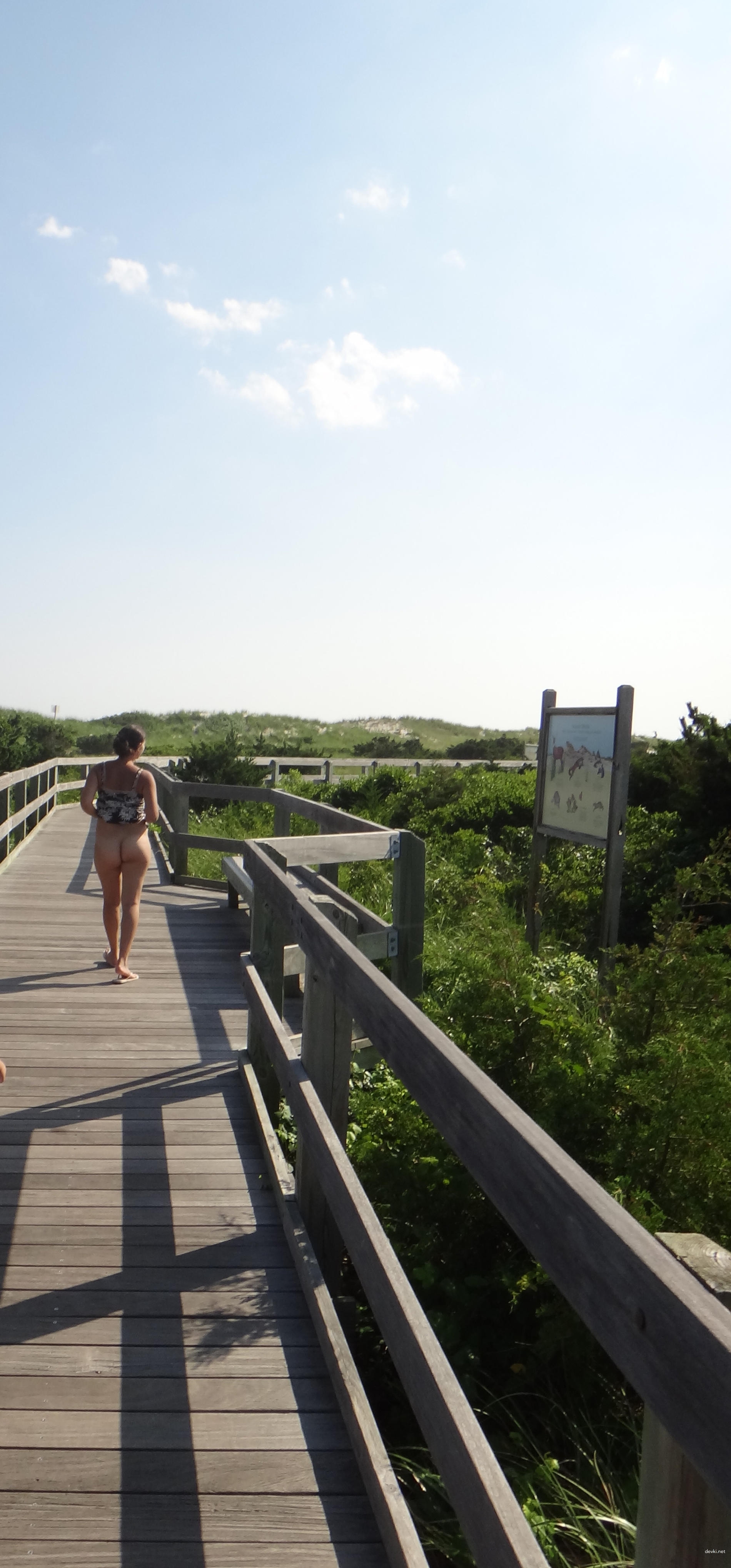 Explicit Wife Goes Pantyless: Bold Amateur Photo of Uninhibited Stroll