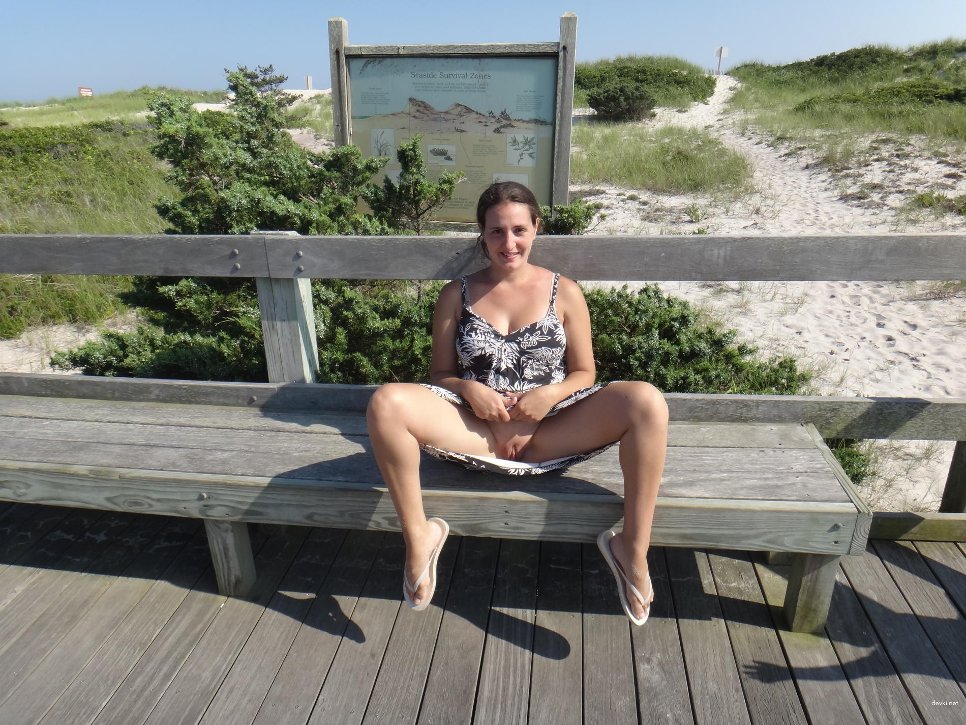 Explicit Wife Goes Pantyless: Bold Amateur Photo of Uninhibited Stroll