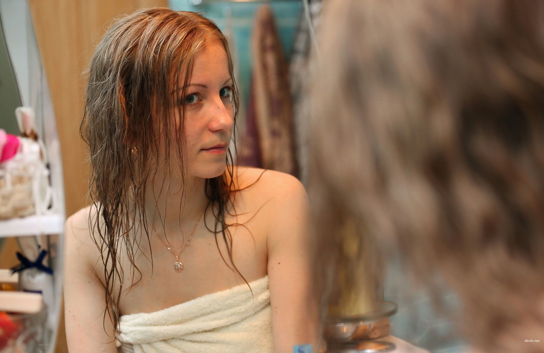 NSFW Amateur Nude Girl Bathing Collection - Explicit Home Photos