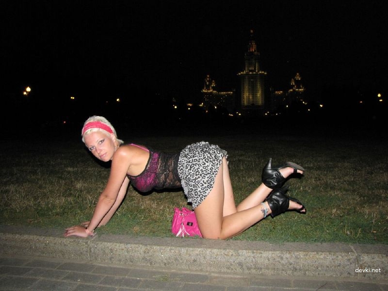 Hot Blonde Amateur XXX Pics - Explicit Collection of Sexy Images