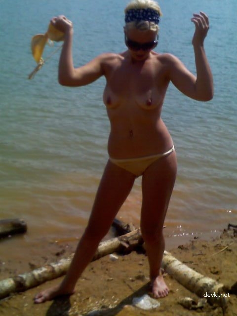 Hot Blonde Amateur XXX Pics - Explicit Collection of Sexy Images