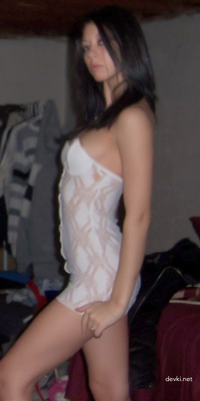 Sensual Lingerie Photoshoot with Young Woman: Explicit Amateur Model in Seductive Poses
