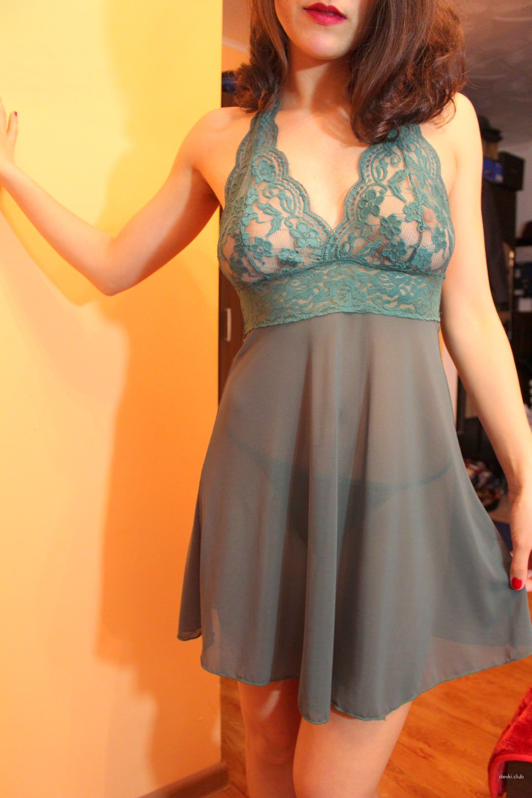 Explicit Wet Pussy Slut in Hardcore Action: Amateur Erotic Photo