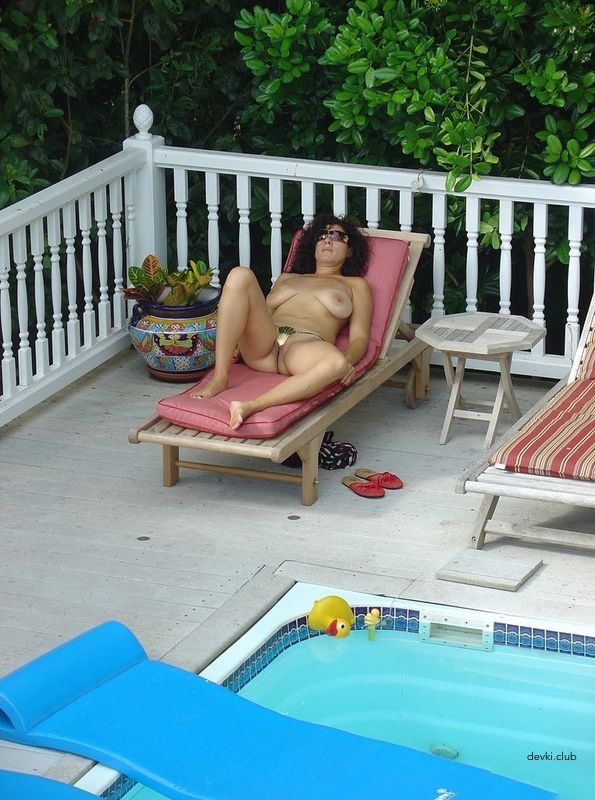 XXX Amateur Erotic Vacation Pics: Explicit and Bold Voyeur Shots!