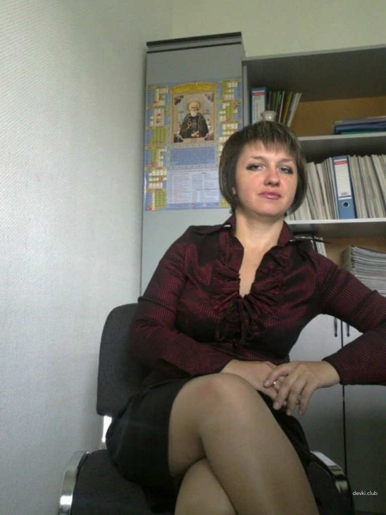 Explicit Office Slut: Amateur Naked Photoshoot