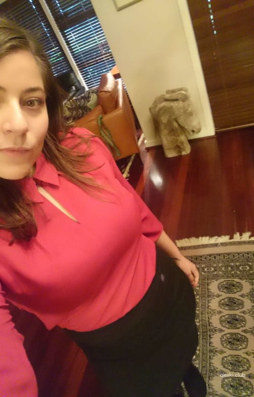 XXX Busty Babe's Explicit Selfies - Amateur Photos of Busty Chick Exposed!