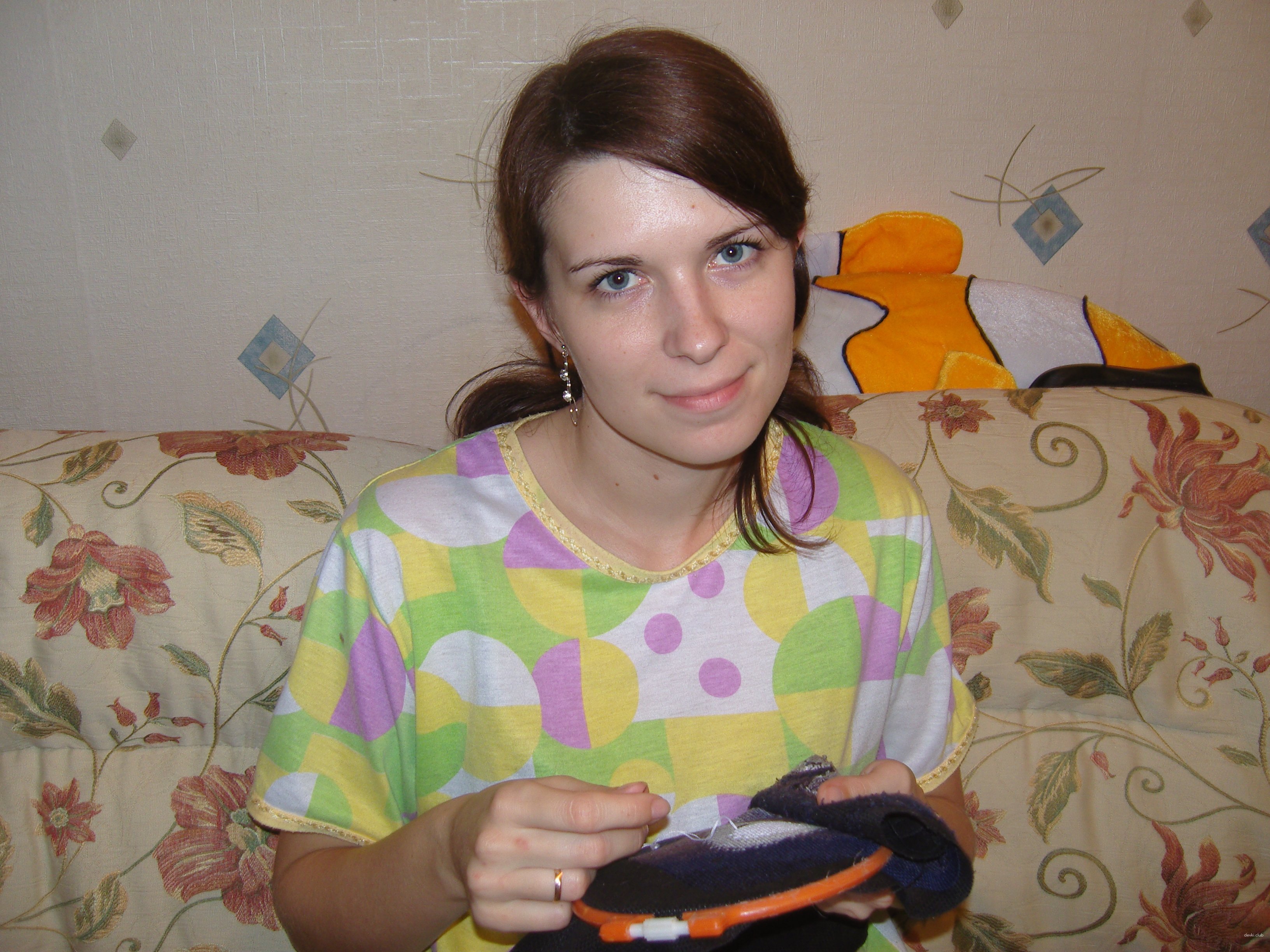 Amateur Babe with Jaw-Dropping Cleavage: Explicit Photo for Adults
