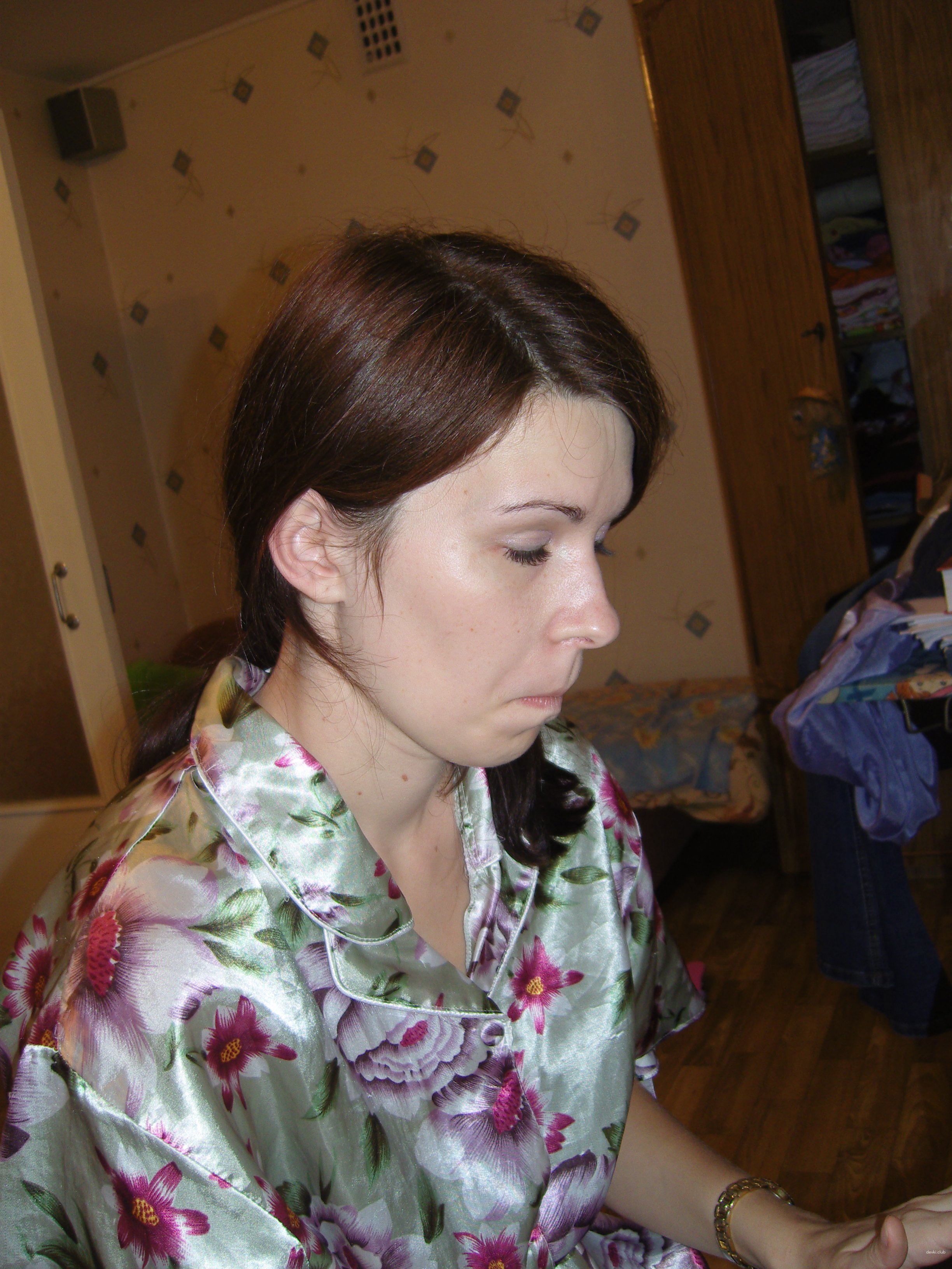 Amateur Babe with Jaw-Dropping Cleavage: Explicit Photo for Adults