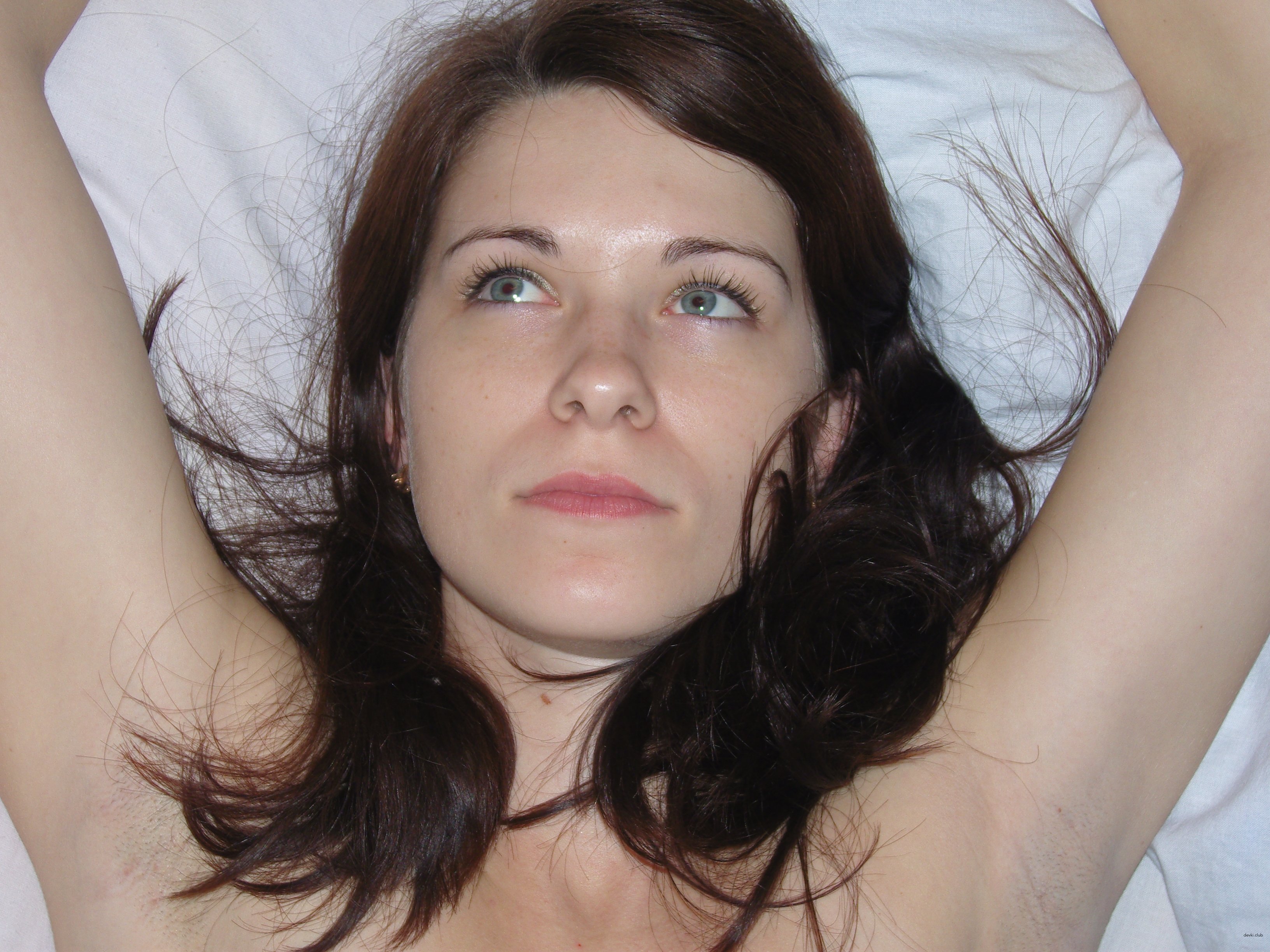 Amateur Babe with Jaw-Dropping Cleavage: Explicit Photo for Adults