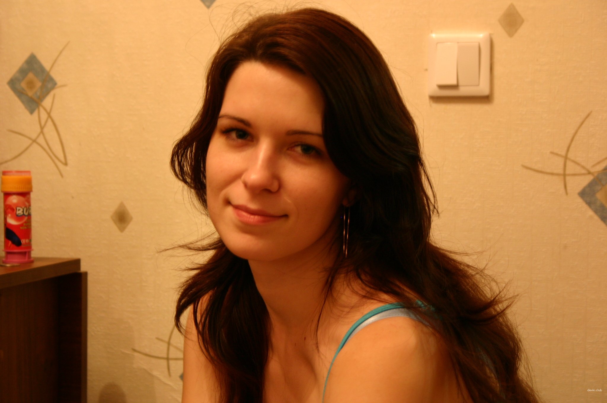 Amateur Babe with Jaw-Dropping Cleavage: Explicit Photo for Adults
