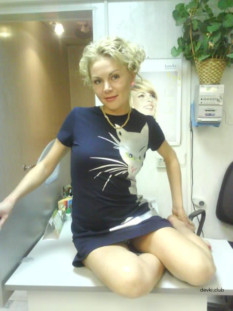 Hot Blonde MILF in Explicit Amateur Pics - Provocative and Unfiltered Content