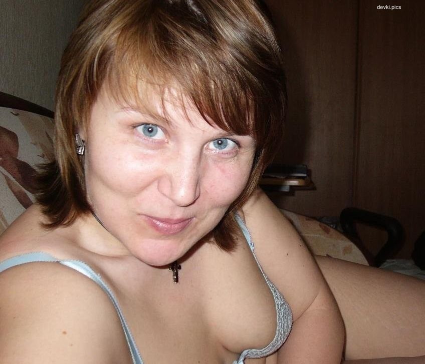 Hot Married Slut Posing Nude: Explicit Amateur XXX Photo