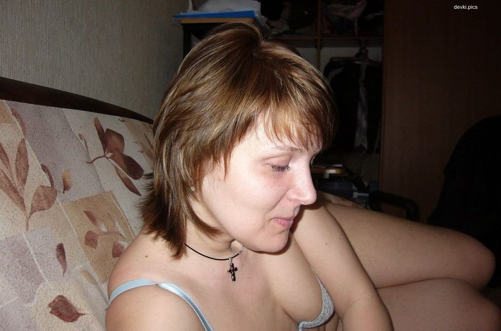 Hot Married Slut Posing Nude: Explicit Amateur XXX Photo