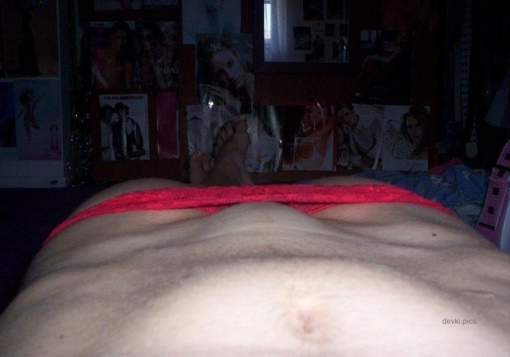 Seductive Amateur Teen Nudes - Explicit Homemade Erotic Photos of Young Girl