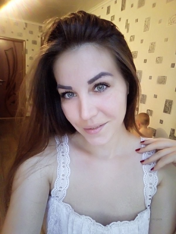 XXX Amateur Ass Flash: Hot Girl's Explicit Booty Pic