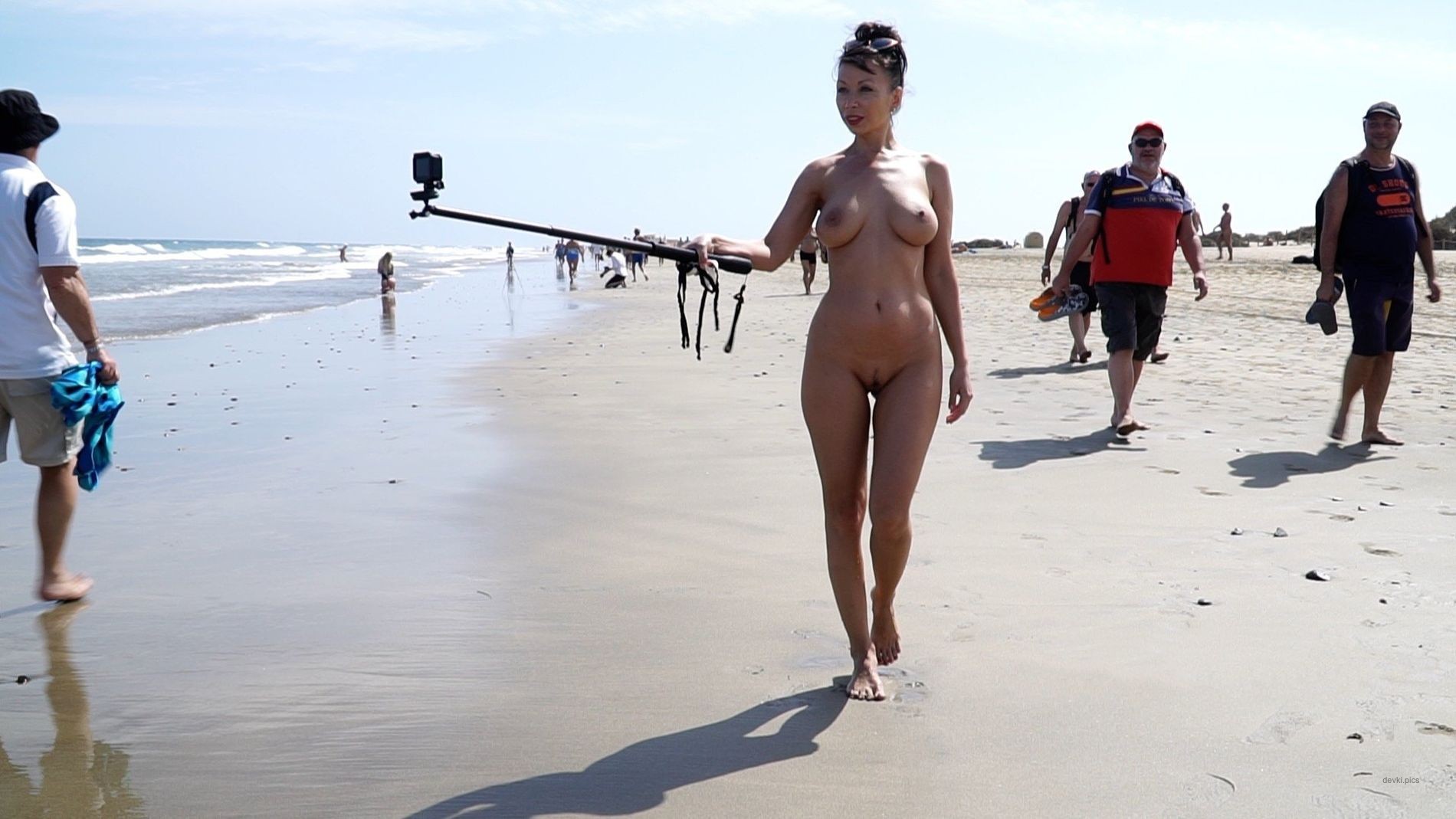 Big Tits Mature Amateur Bares All in Explicit Photo Shoot