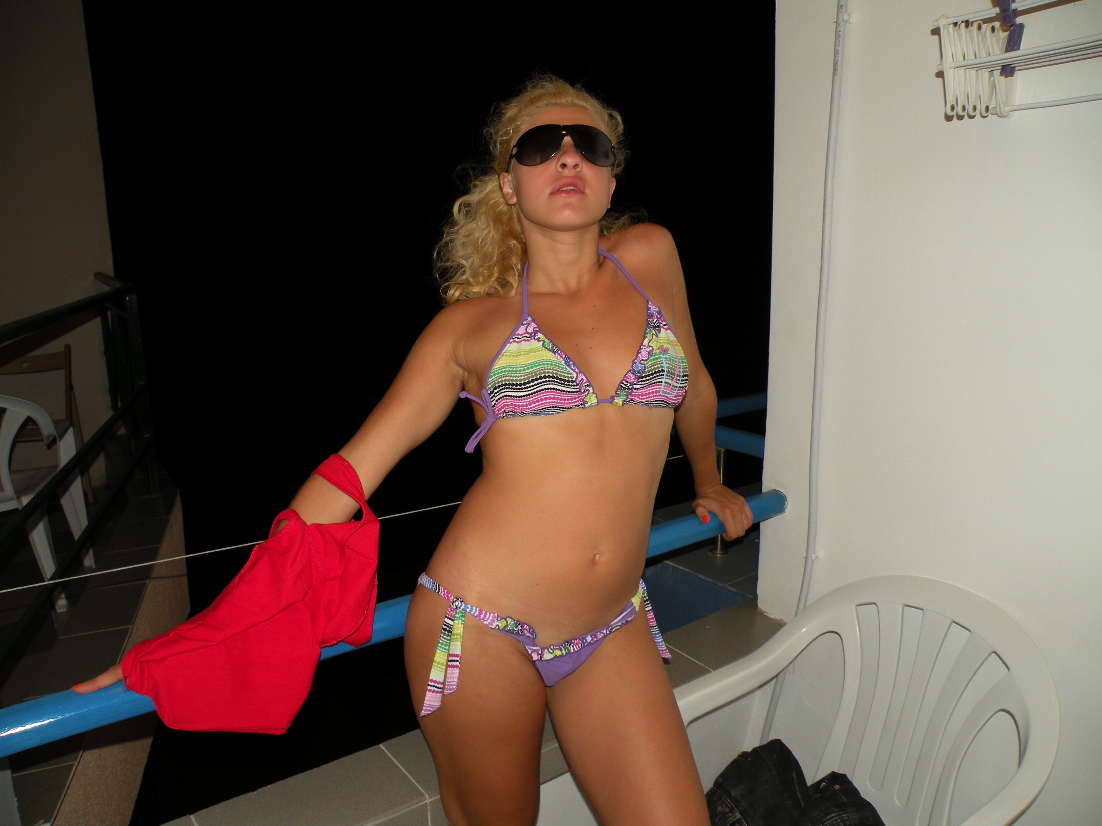 Outdoor XXX Action: Amateur Slut Exposed on Balcony - Explicit Outdoor Sex