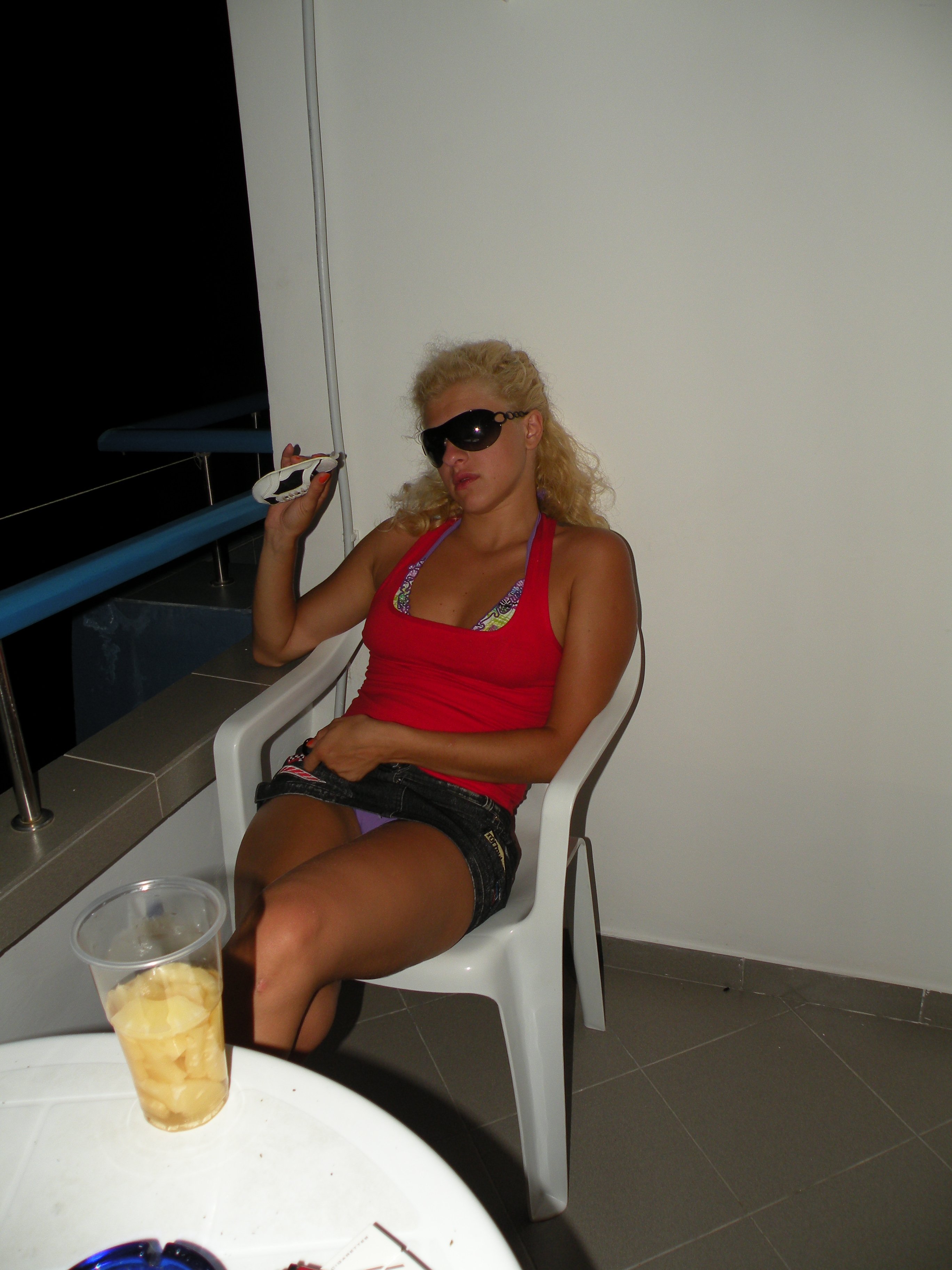Outdoor XXX Action: Amateur Slut Exposed on Balcony - Explicit Outdoor Sex