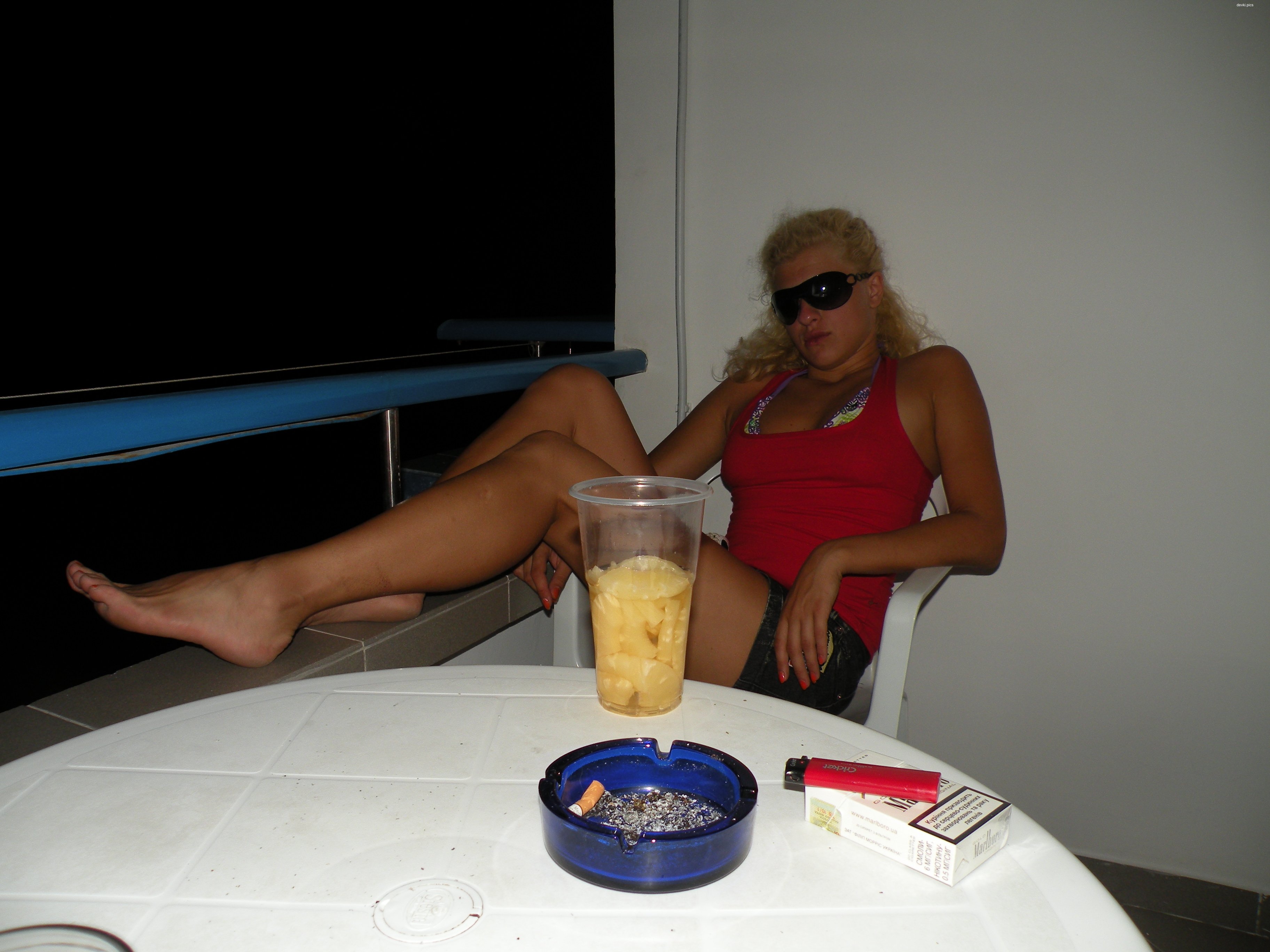 Outdoor XXX Action: Amateur Slut Exposed on Balcony - Explicit Outdoor Sex