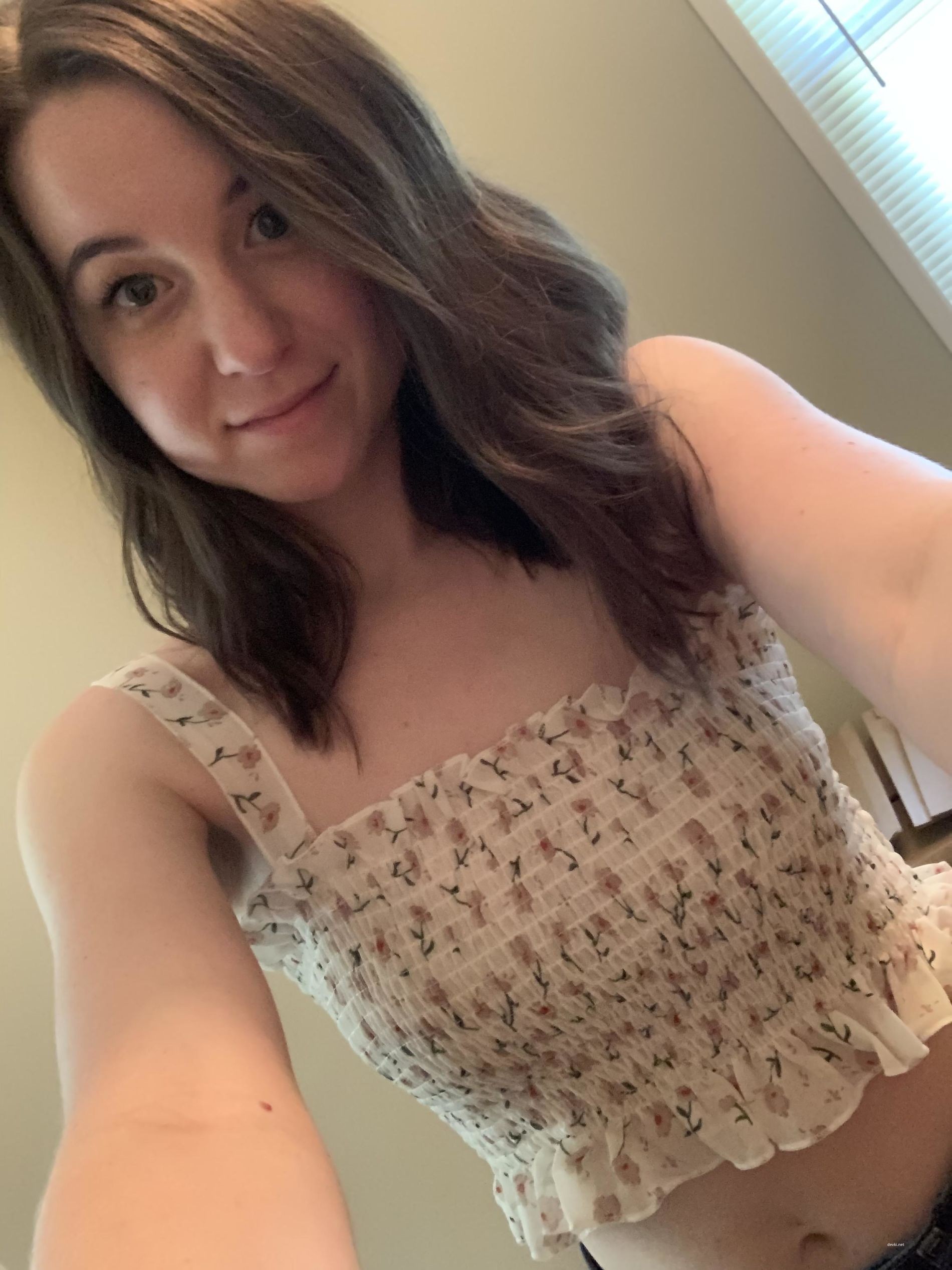 Explicit Amateur Nudes: Young Cutie's Homemade Photos [18+]